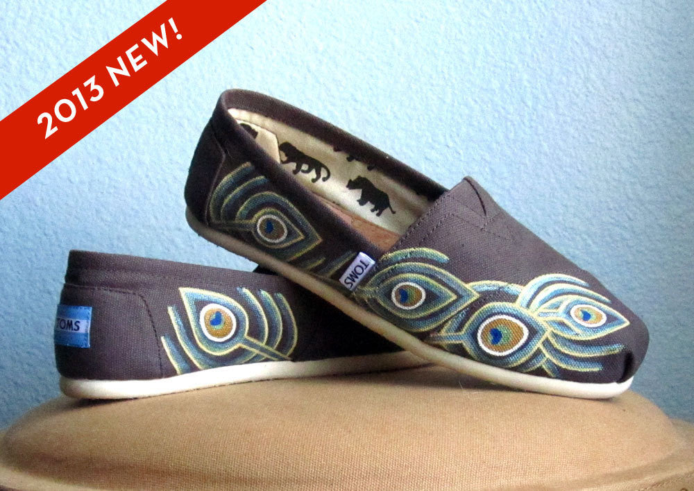 Lyrical pas Hest INDIAN PEACOCK FEATHERS HANDPAINTED CANVAS TOMS SHOES BY ANNA SEE - annasee