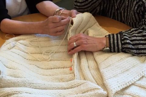 Chunky Yarn Hand Knitted Blanket Class Saturday 08/26 10:30am