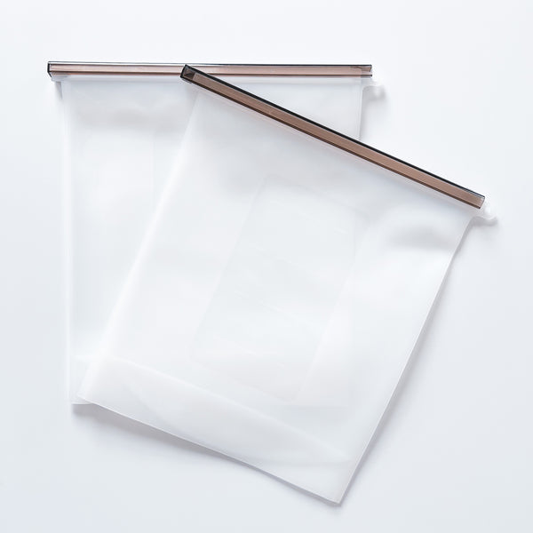 https://cdn.shopify.com/s/files/1/0265/5118/9607/products/gallon-size_siliconebags_web_600x.jpg?v=1647726452