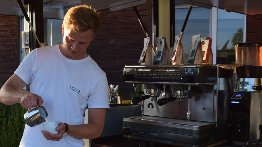 Ein Barista ist ein Kaffeekünstler