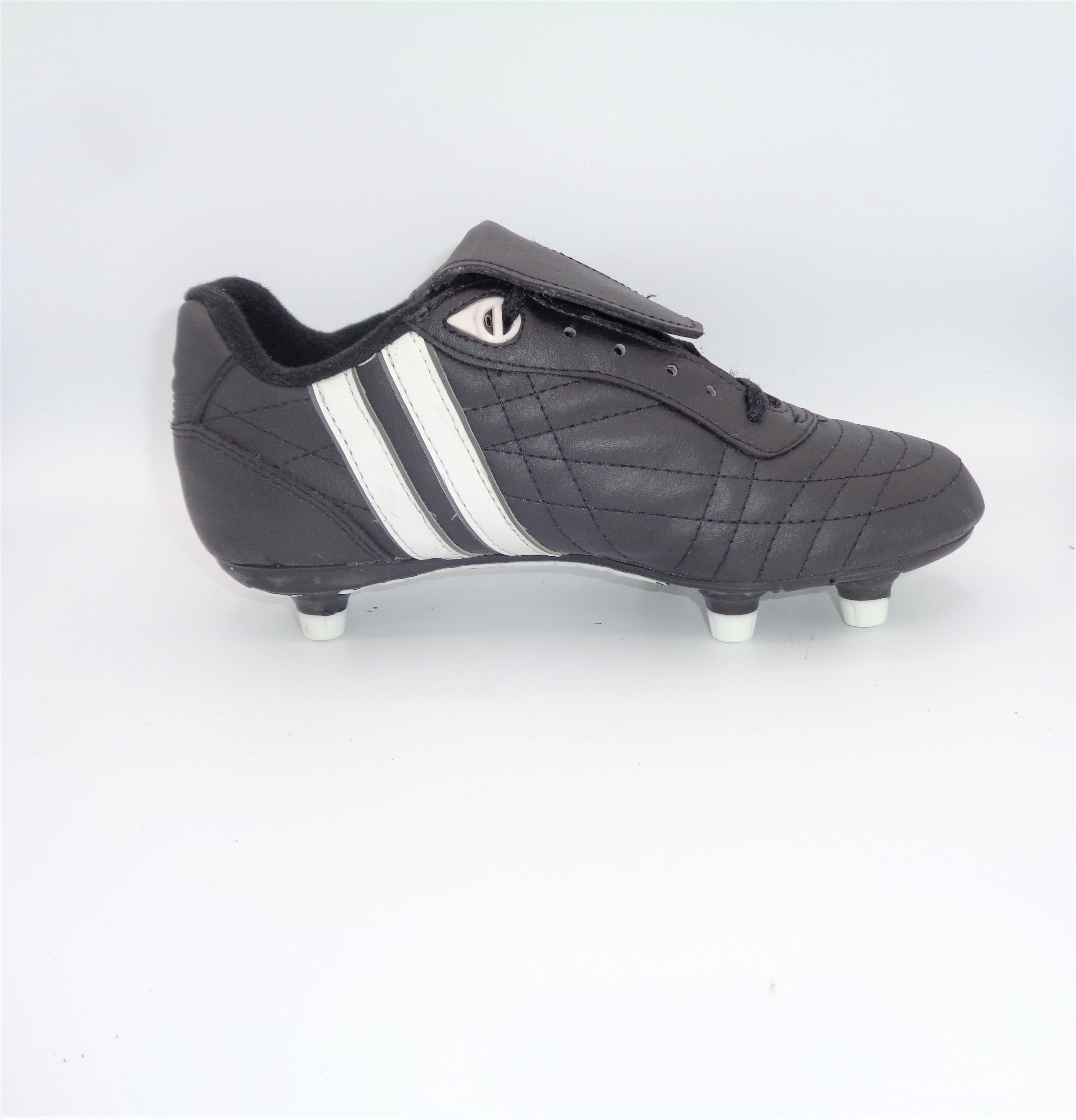 PATRICK CLASSIC BLACK WHITE FOOTBALL BOOTS - PATRICK - SIZE 5 – HA7  CLASSICAL SHIRTS