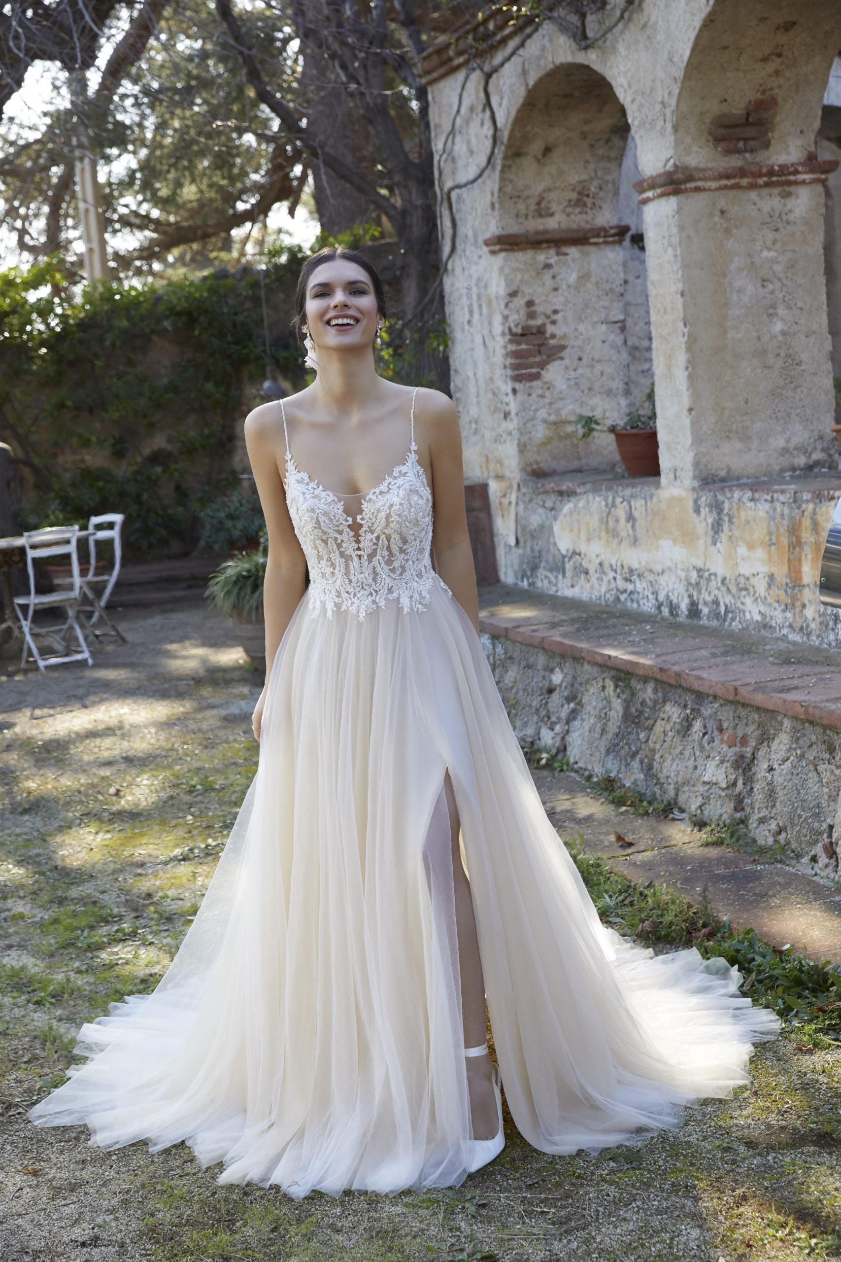 High slit wedding dress, winter wedding dress trends