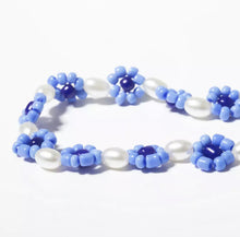 Load image into Gallery viewer, Blue and White Daisy Beaded Anklet