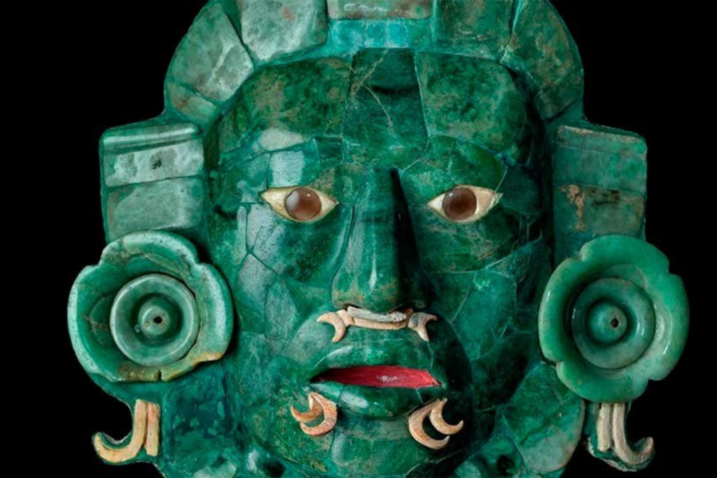 masque de jade maya du mexique taillé à la main