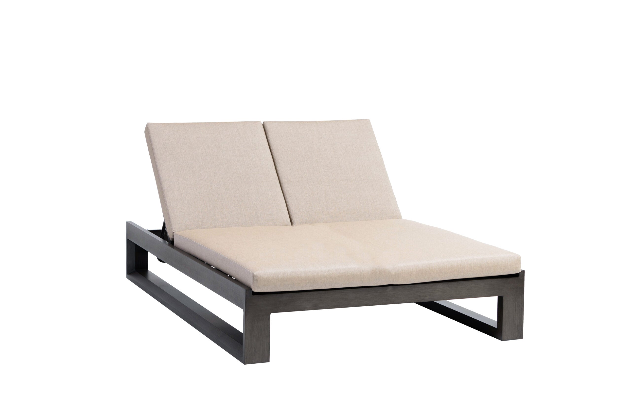 ratana chaise lounge