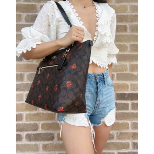 gallery tote in signature canvas with pop floral print