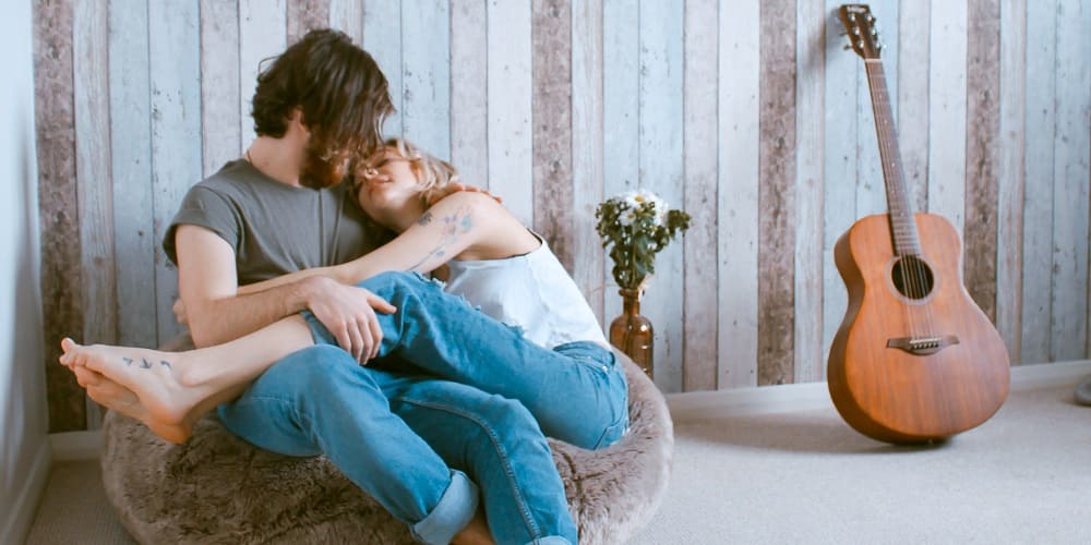 Câlin Romantique - Sites de Rencontres, des Couples Durables - Insta-Couple