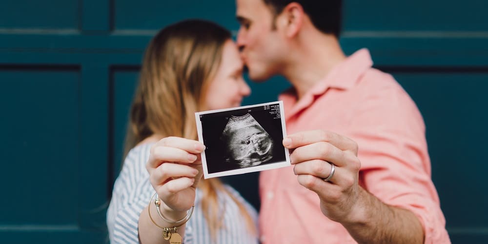 Echographie Bébé - L'Arrivée d'un Enfant dans un Couple - Insta-Couple