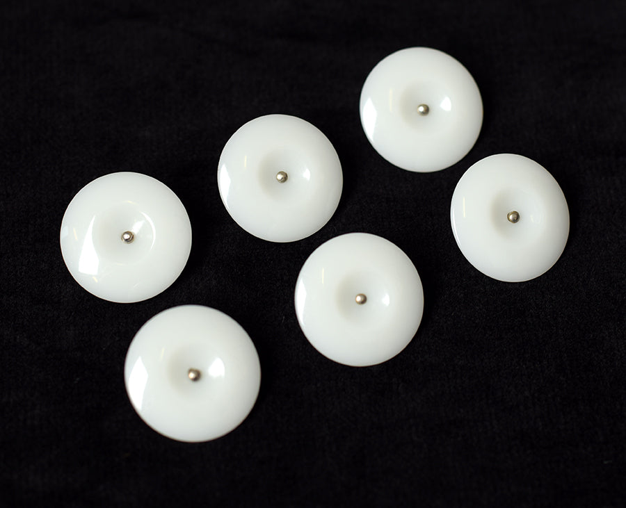 Pack of 8 Butchers Buttons (BU7)