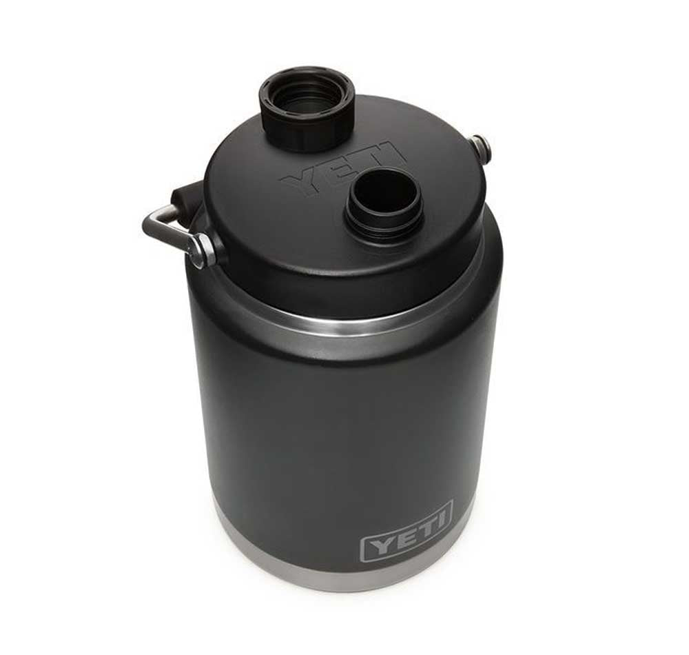 https://cdn.shopify.com/s/files/1/0266/2472/0958/products/yeti-rambler-half-gallon-jug-top-view_1600x.jpg?v=1637213446