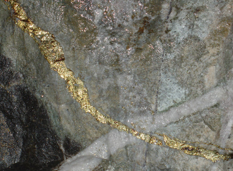 Deposit where the gold formation is visible