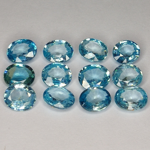 Piedras azules circonitas