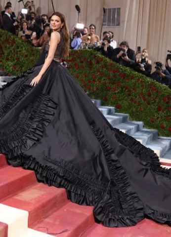Le look de Kendall Jenner au Met Gala 2022 sur le tapis rouge