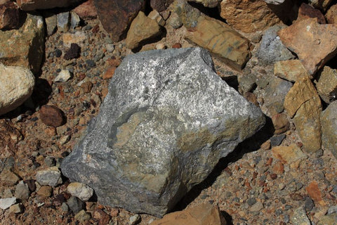 Ore containing the noble material: silver