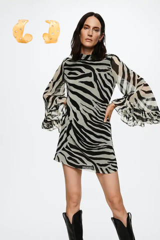 Vestido estampado zebra con pendientes de aro
