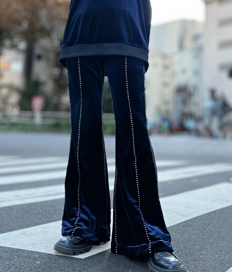 〈TENDER PERSON〉VELOR FLARE PANTS / ベロアフレアパンツ（NAVY）