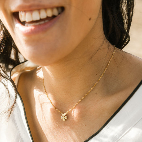 Necklace with clover pendant gift for Mother's Day