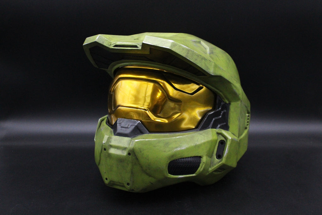 Halo Infinite Master Chief Helmet Decanter Set