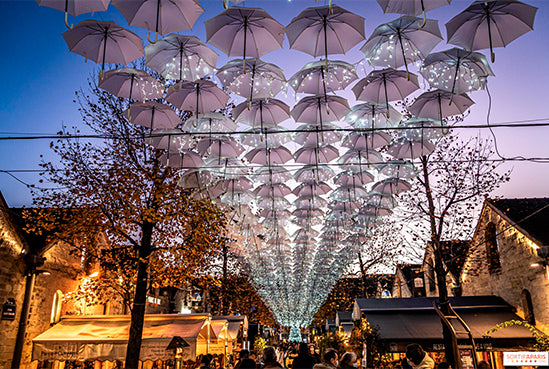 bercy village christmas market and holiday lights
