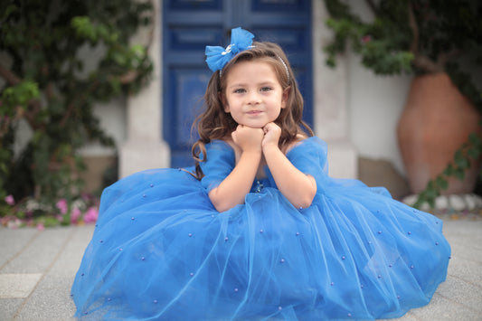 Cinderella Blue, cute & little