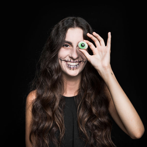 Achieving Vampire Halloween Makeup with the Perfect Coloured Contacts