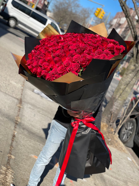 100 Rose Bouquet Wrap – LuxFlor Flowers
