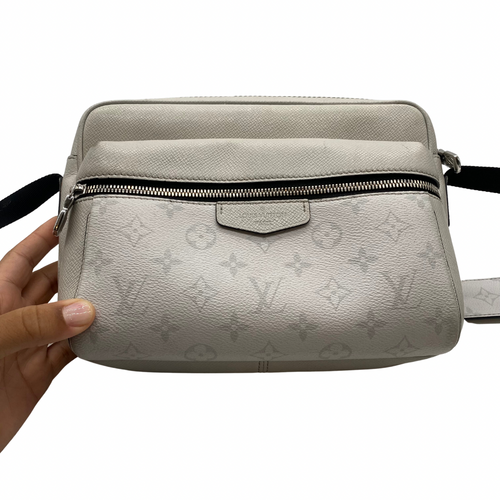 Louis Vuitton Black Monogram Backpack – RCR Luxury Boutique