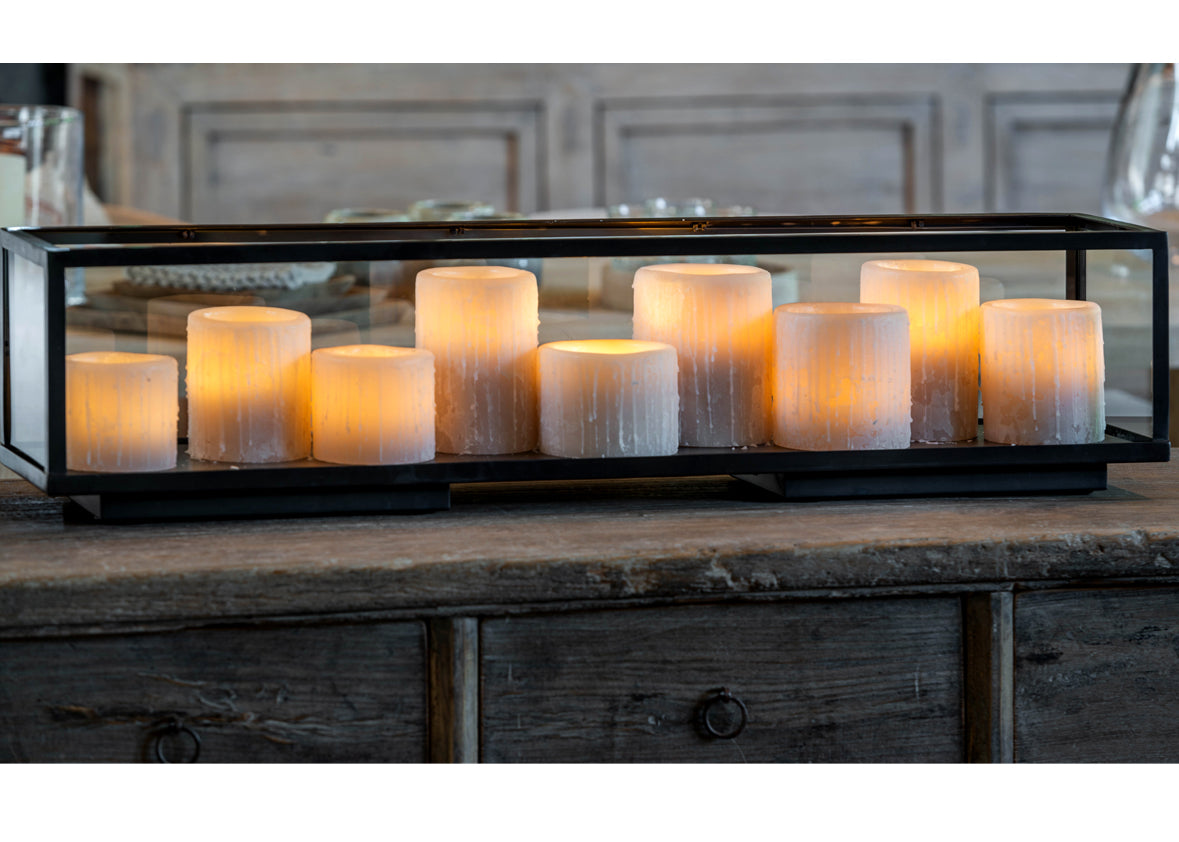 Authentage_Bellefeu Vitrine Table Long_Table light_Candle light_MAison lie_PSG