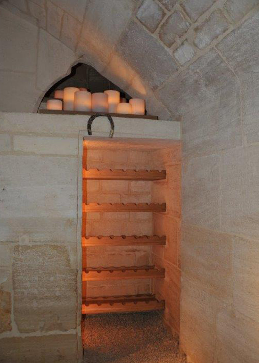 Authentage_Bellefeu Wall Plateau Customised_Integrated LED_Wine Cellar_Le Clos Barisseuse_France