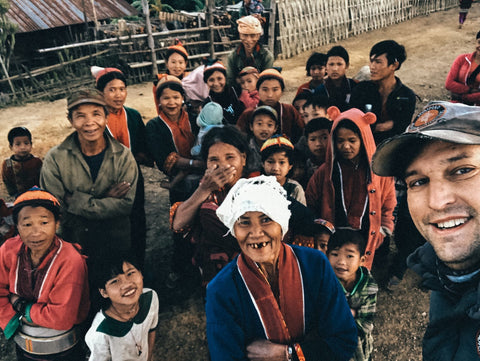 Byron en el pueblo de Myanmar