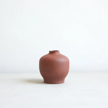 Load image into Gallery viewer, Ceramic blossom vase - wide