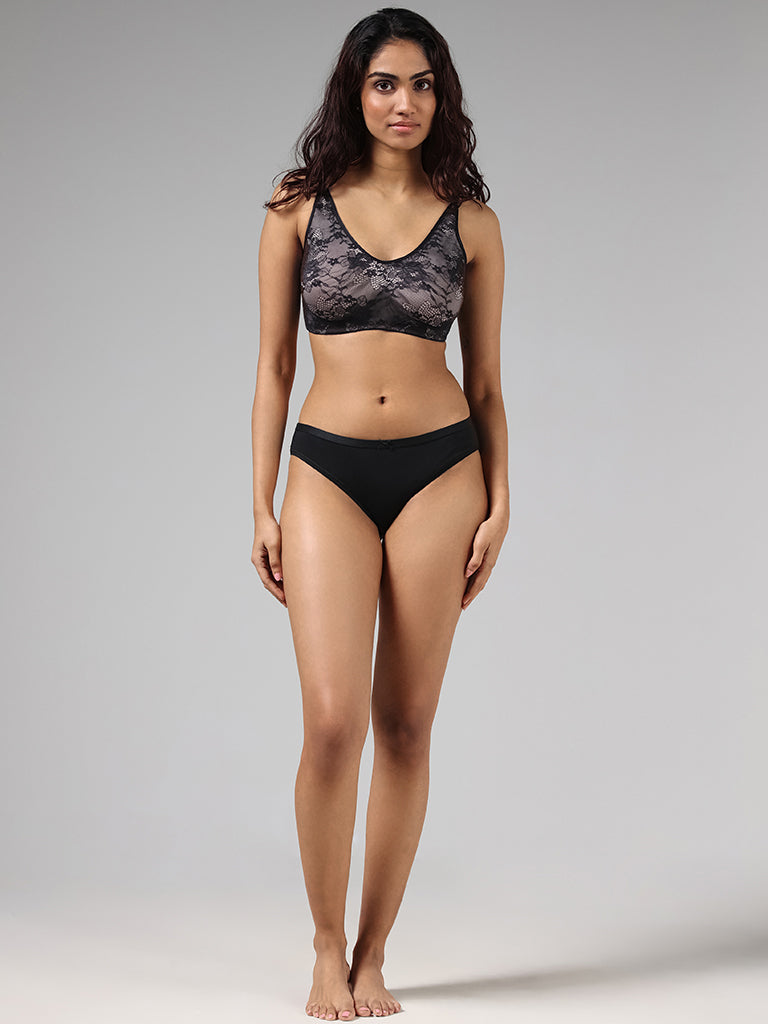 Buy Women's Beauty Lace Non Padded Minimizer Full Figure Underwire Bra  Black 42G Online at desertcartINDIA