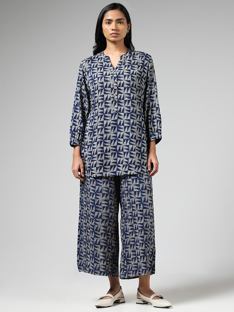 Collection of Kurtas Salwars Tunics from TULSI Online | Simplicity dress,  Designer dresses indian, Indian fashion