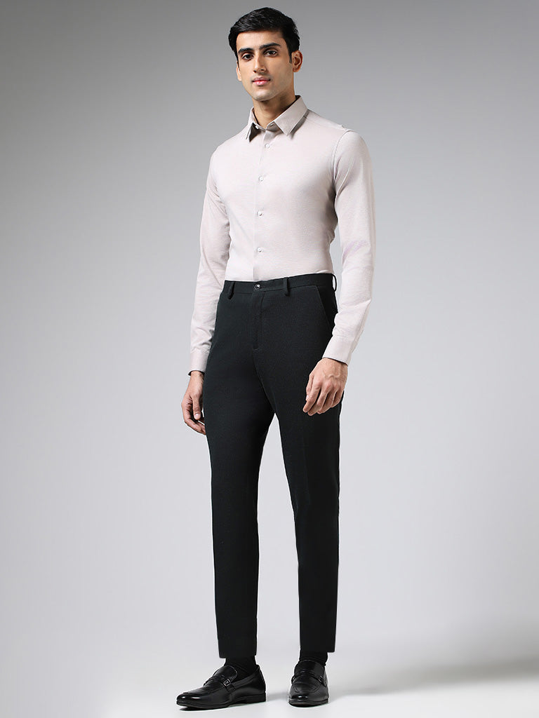 Do Black Pants Go With a Black Shirt? - Updated | Ties.com