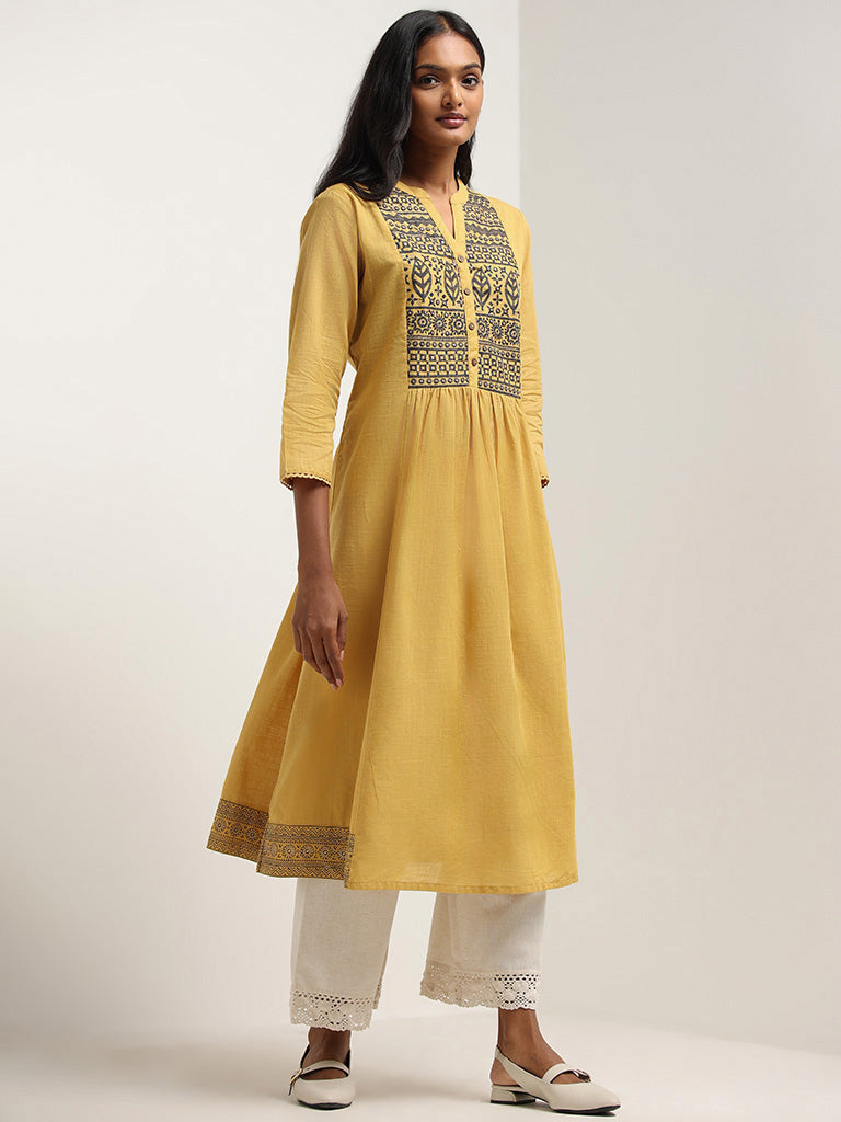 Yellow cotton printed short kurti with pant - G3-WPS02397 | G3fashion.com