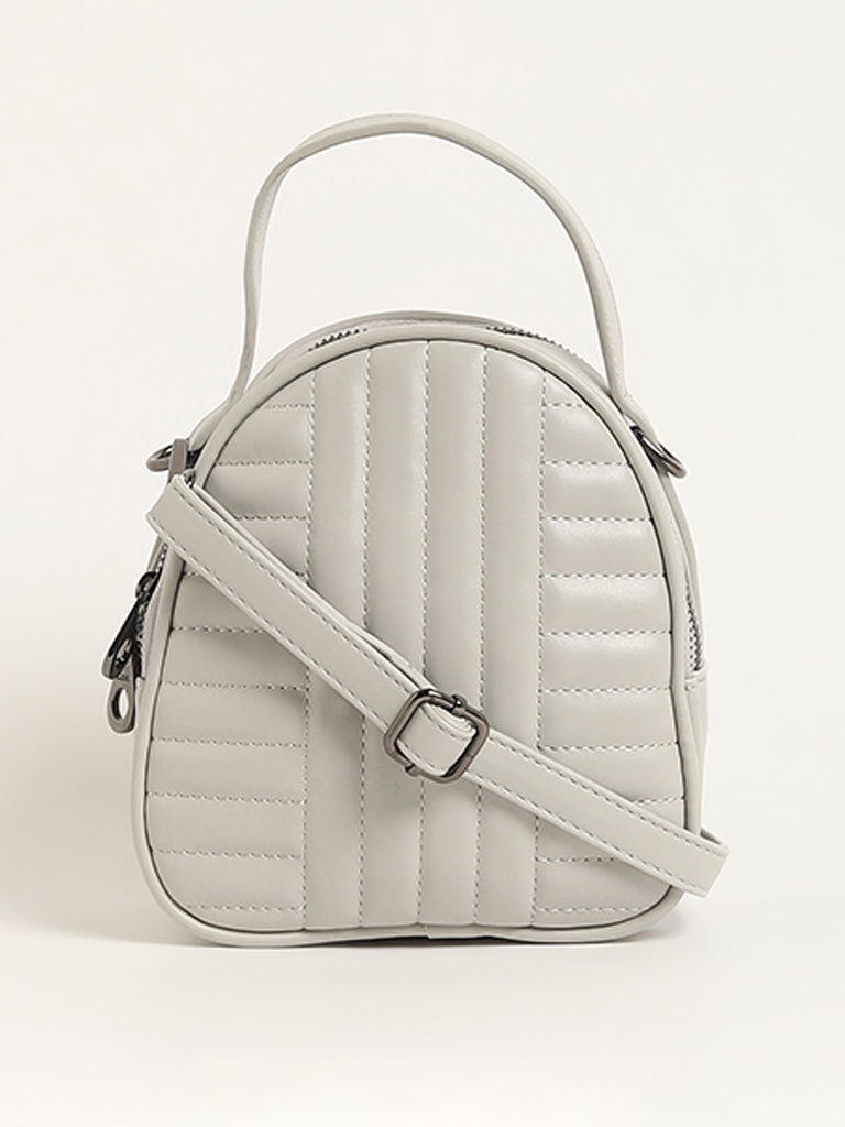 TrueArch Women's Fashion Backpack Purses Multipurpose Design Handbags and  Shoulder Bag 25 L Backpack Grey - Price in India | Flipkart.com