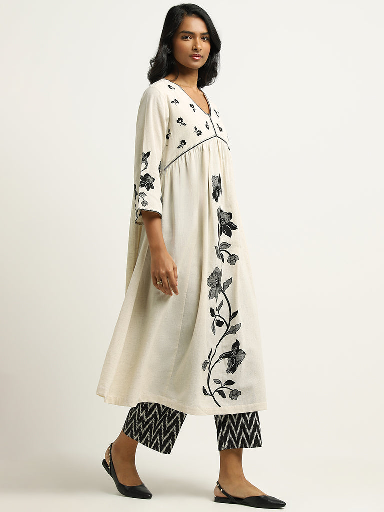 Buy White Kurtis & Tunics for Women by Becoming Online | Ajio.com