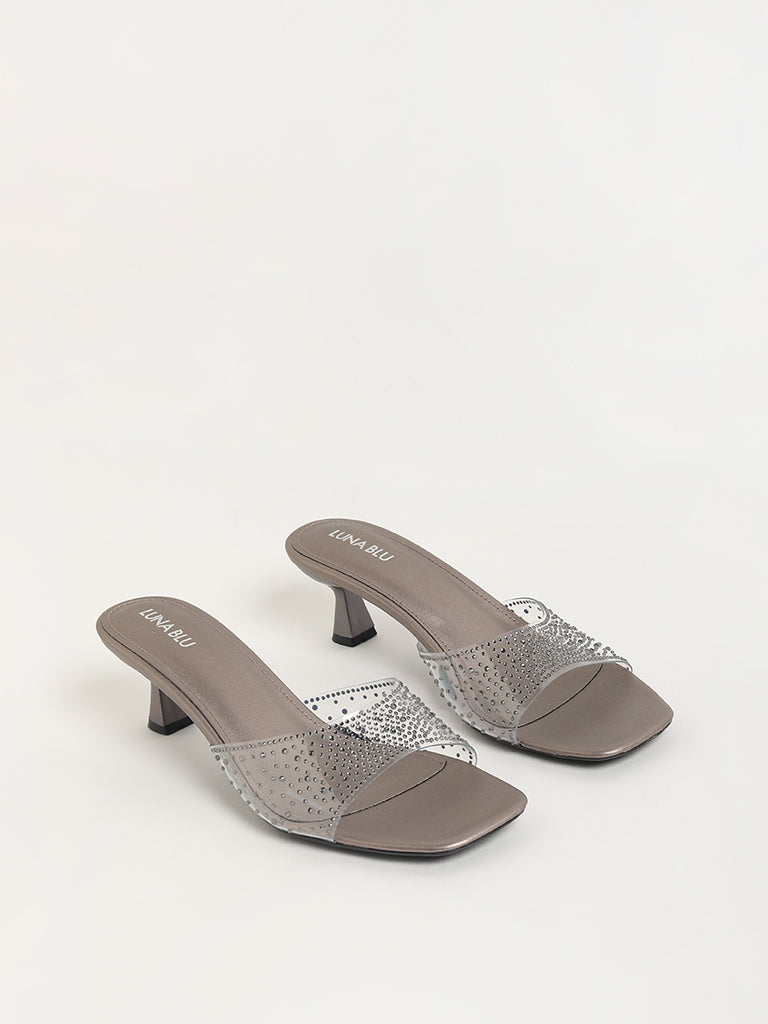 Casual Sandal Casual Wear Cone Heel Maroon Silk at Rs 236/pair in Delhi |  ID: 23247078912