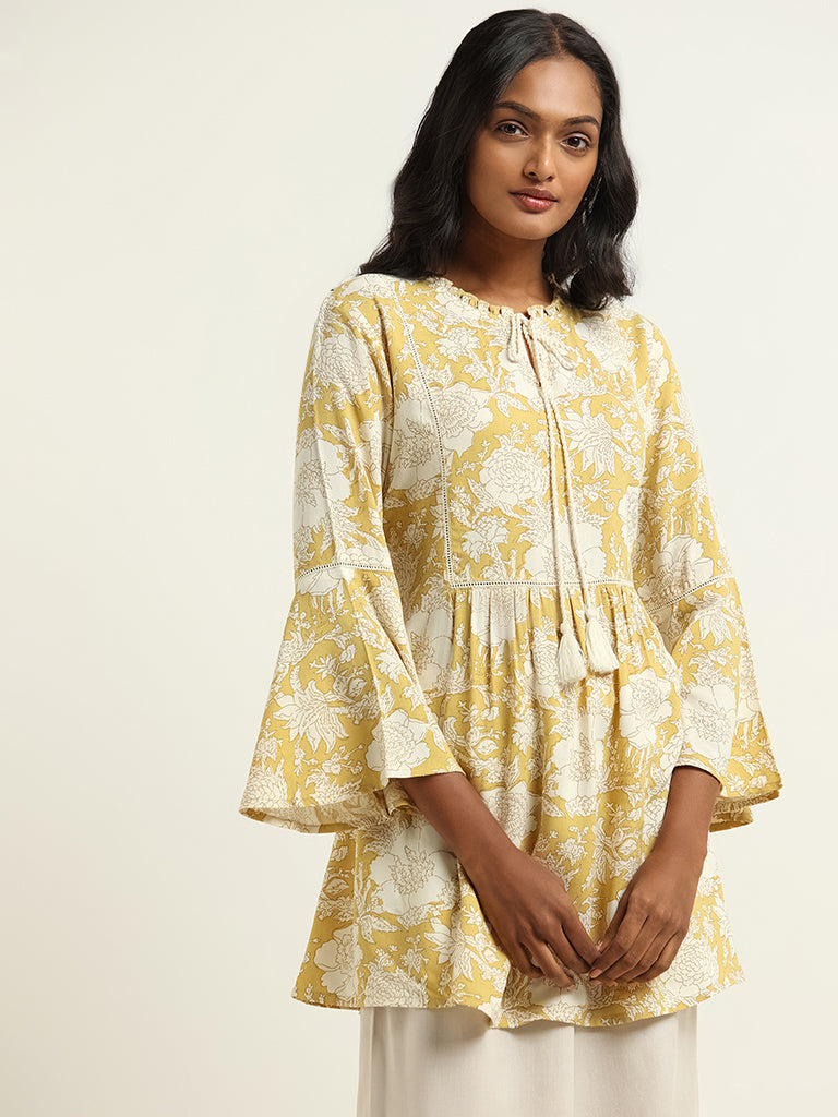 Are You Sick and Tired of the Same Kurti Style? Check Out These Best Kurtis  on Jeans to Help You Channel the Style Bug in You (2022)