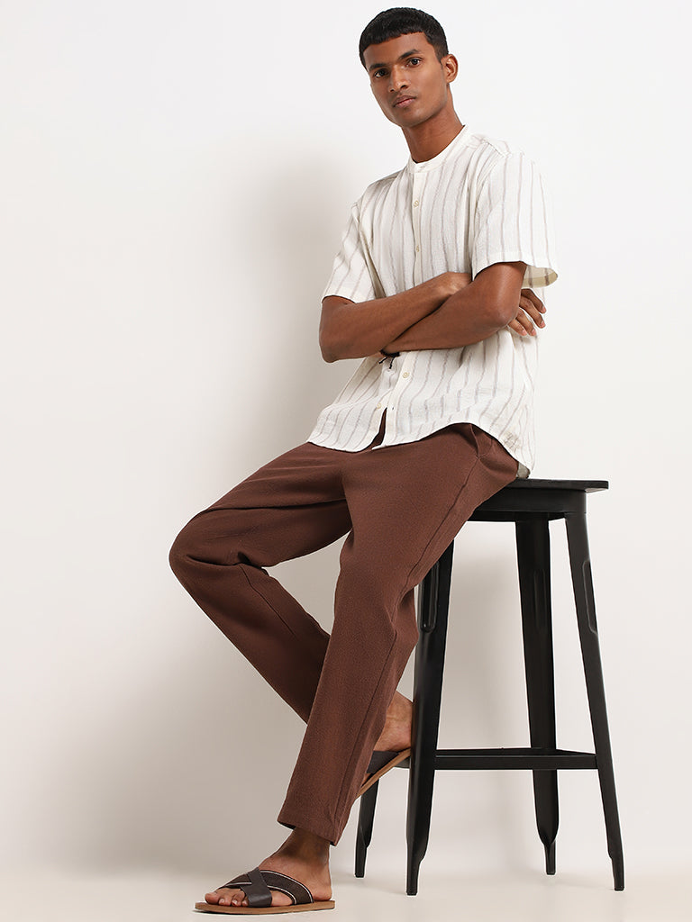 What Color Shirt Goes With Brown Pants? (Pics) • Ready Sleek | Brown pants  men, Blue shirt brown pants, Brown blazer men