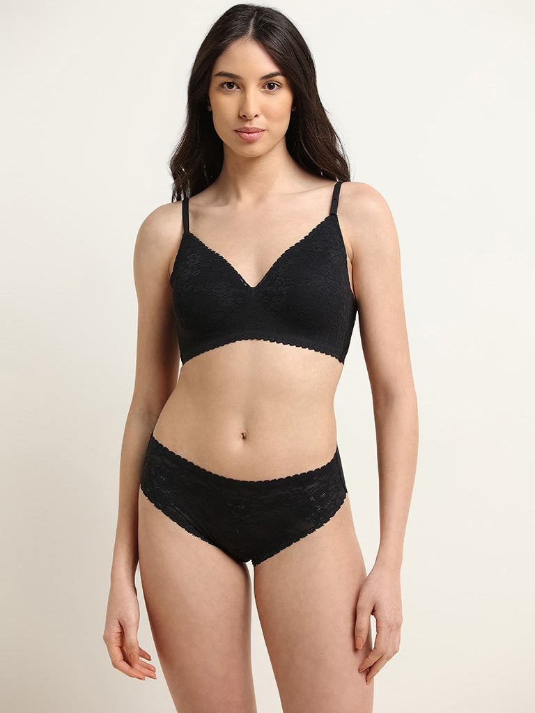 Buy Black Bras for Women by SOIE Online