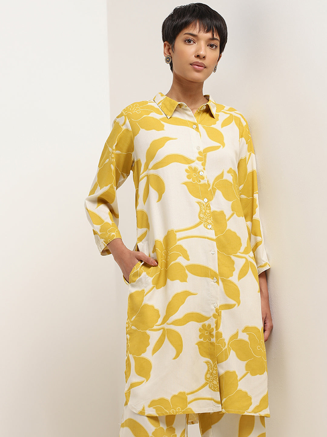 Wear Bright Yellow Kurtis to Make a Bold Style Statement: 10 Designer  Kurtis in Yellow Colour to Make You Stand Out from the Crowd in 2020