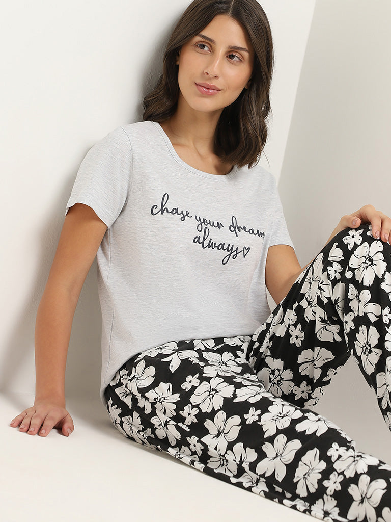 Wunderlove Violet Typographic Printed T-Shirt & Checked Pyjamas Set