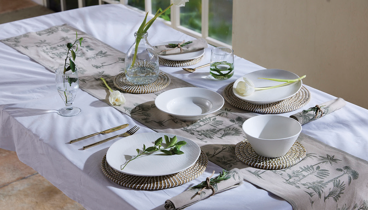Chic tablescaping