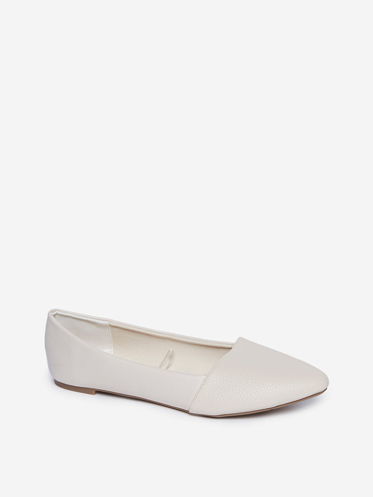 white pointed toe loafers