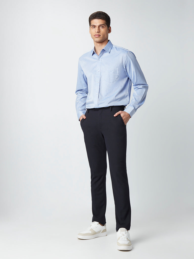 burgundy pants  light grey sweater  blue shirt  男性の服 メンズファッション  メンズファッションカジュアル
