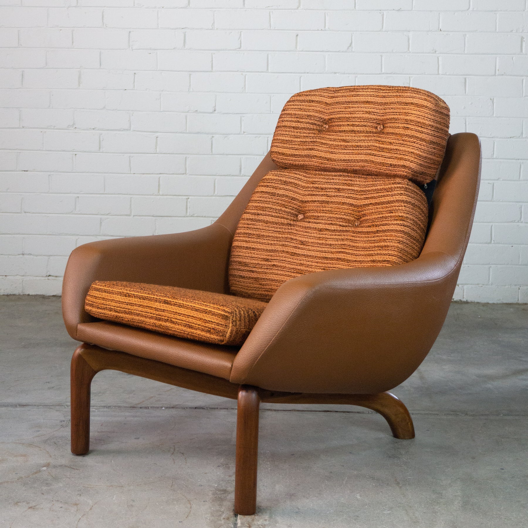 danish deluxe armchair