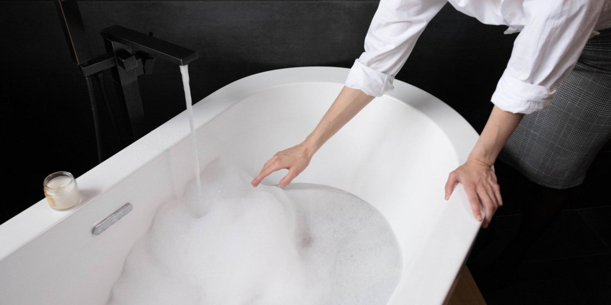 Air Tub Vs. Whirlpool Tub