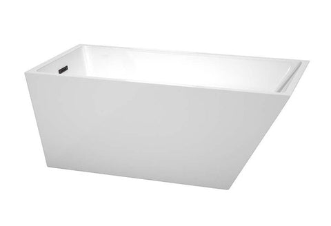 tiny freestanding tub