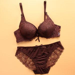 Women's Lace Decorated Breathable Bra Set